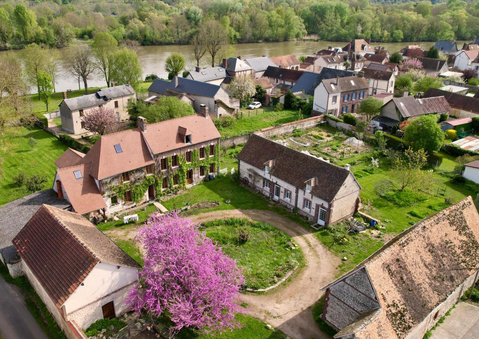 Villa Les Jardins De Felicie Poses Exterior foto